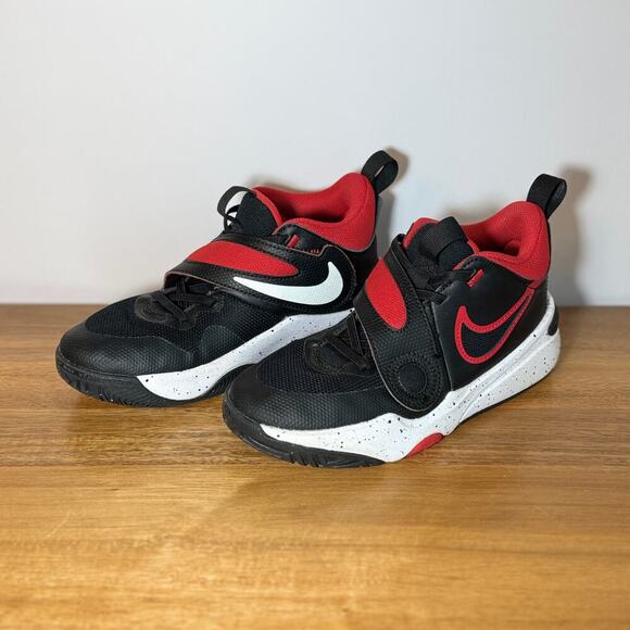 Nike Other - Nike Kids Team Hustle Basketball Sneakers